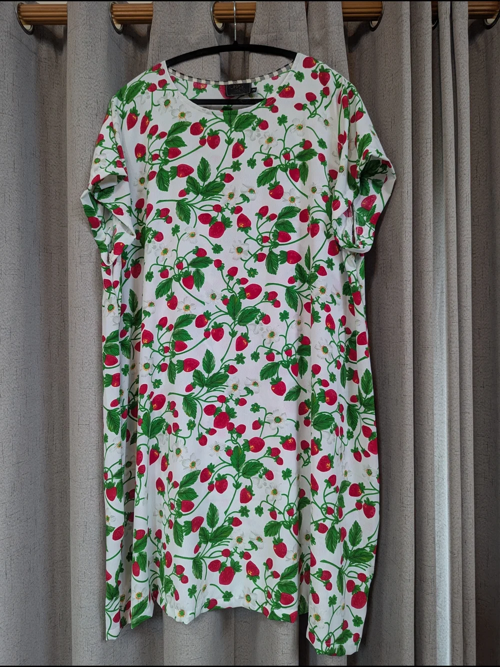Copper Union Size 2X White Strawberry Print Women's Dress - Picture 1 of 2